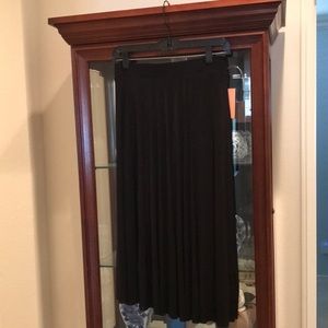 Black must love skirt NWT